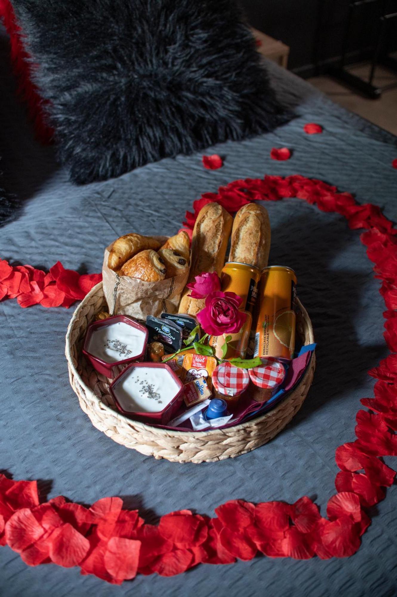 Eden House, Cocon Sensuel Et Romantique Avec Jacuzzi Карпантра Экстерьер фото